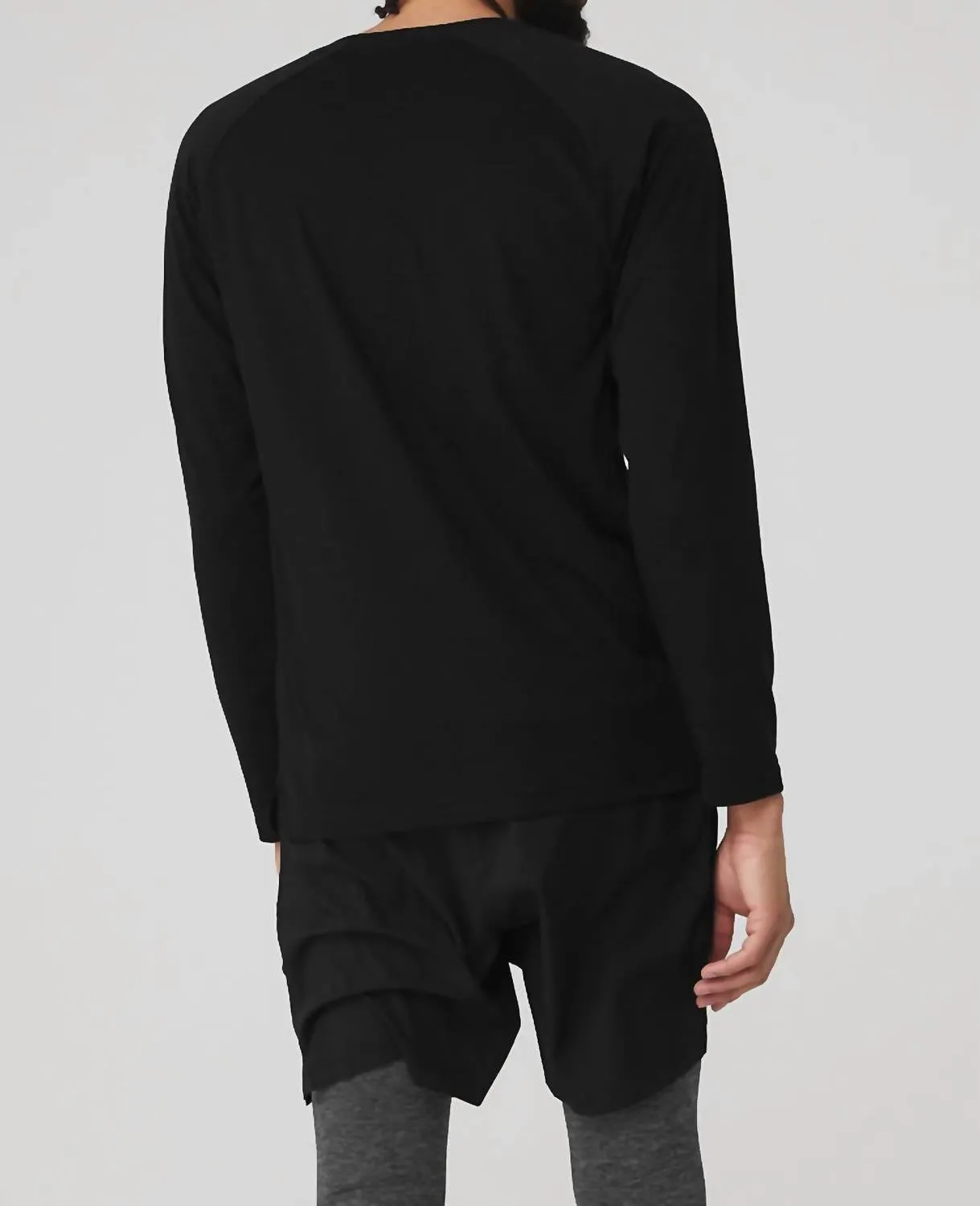 Alo Yoga - Triumph Long Sleeve Tee